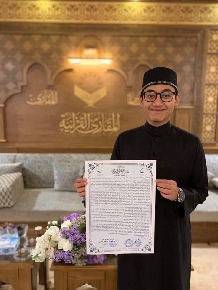 In syaa Allah, telah lahir ulama muda, Muhammad Saihul Basyir hafal 1.682 hadist, hafal 30 juz, juara 1 MTQ Nasional cabang hafalan 30juz &amp; tafsir Bahasa Arab.
Dan msh bnyk pencapaian lain, maa syaa Allah

Smg Allah karuniakan nikmat rezeki anak shalih-shaliha spt Basyir, aamiin
