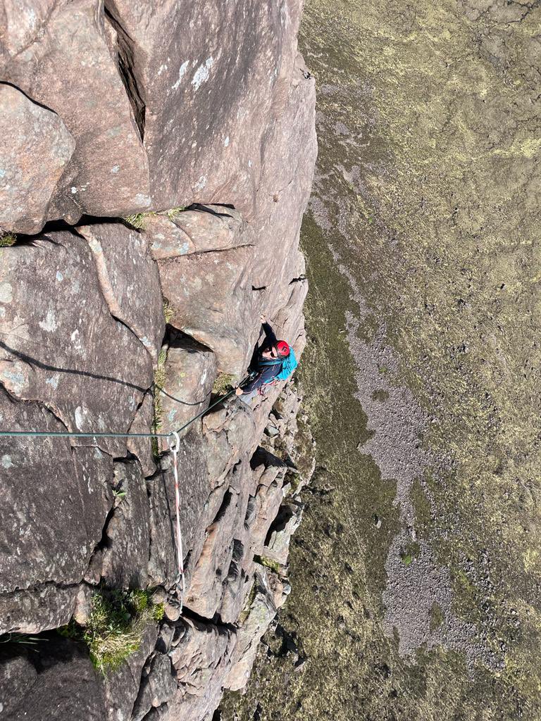 AndyCla12350163's tweet photo. Ongoing training for Eiger in NW Highlands with @High_Mt_Guides Mike Brownlow. Climbing on Cioch Nose first climbed inn1960 by Patey and Bonnington. 6 pitches of steep but good climbing with an interesting traverse of the ridge afterwards.. https://t.co/586hmGYPwS