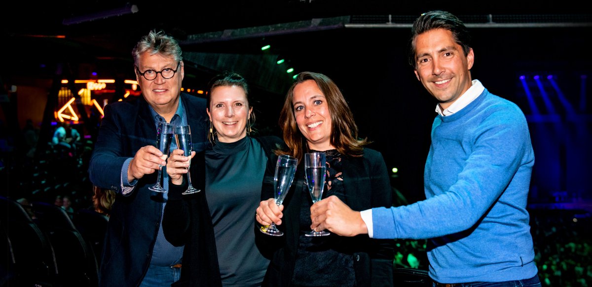 SponsorReport's tweet photo. .@hollandcasino en de @ZiggoDome gaan elkaar de komende jaren als partner versterken. Beide ondernemingen omarmen muziek en entertainment. https://t.co/OGMVE1yhIr https://t.co/UTqlBlRo1U