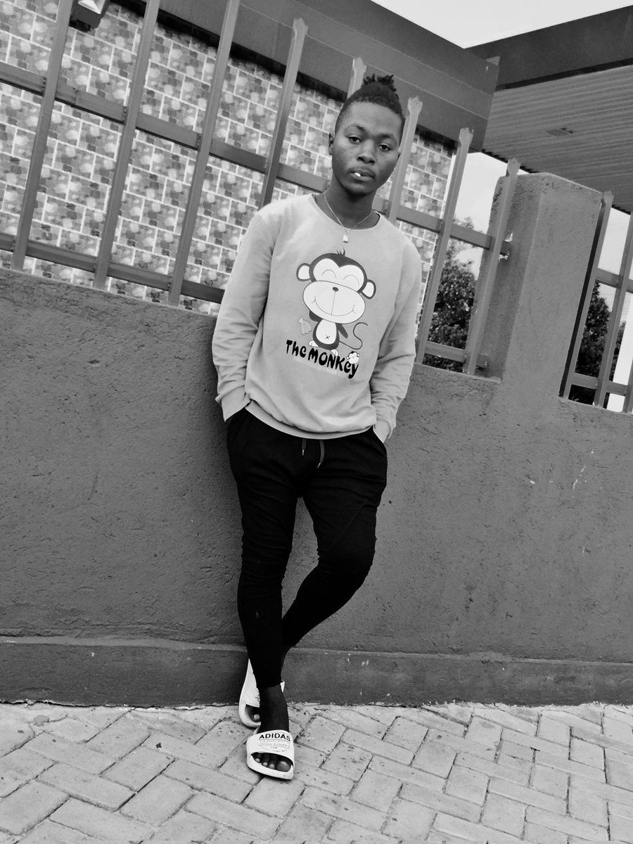 PrinceTumwine's tweet photo. GùñBwôì for life 🧬🧬🙏 Much Love 💕 https://t.co/blovjPpNOf