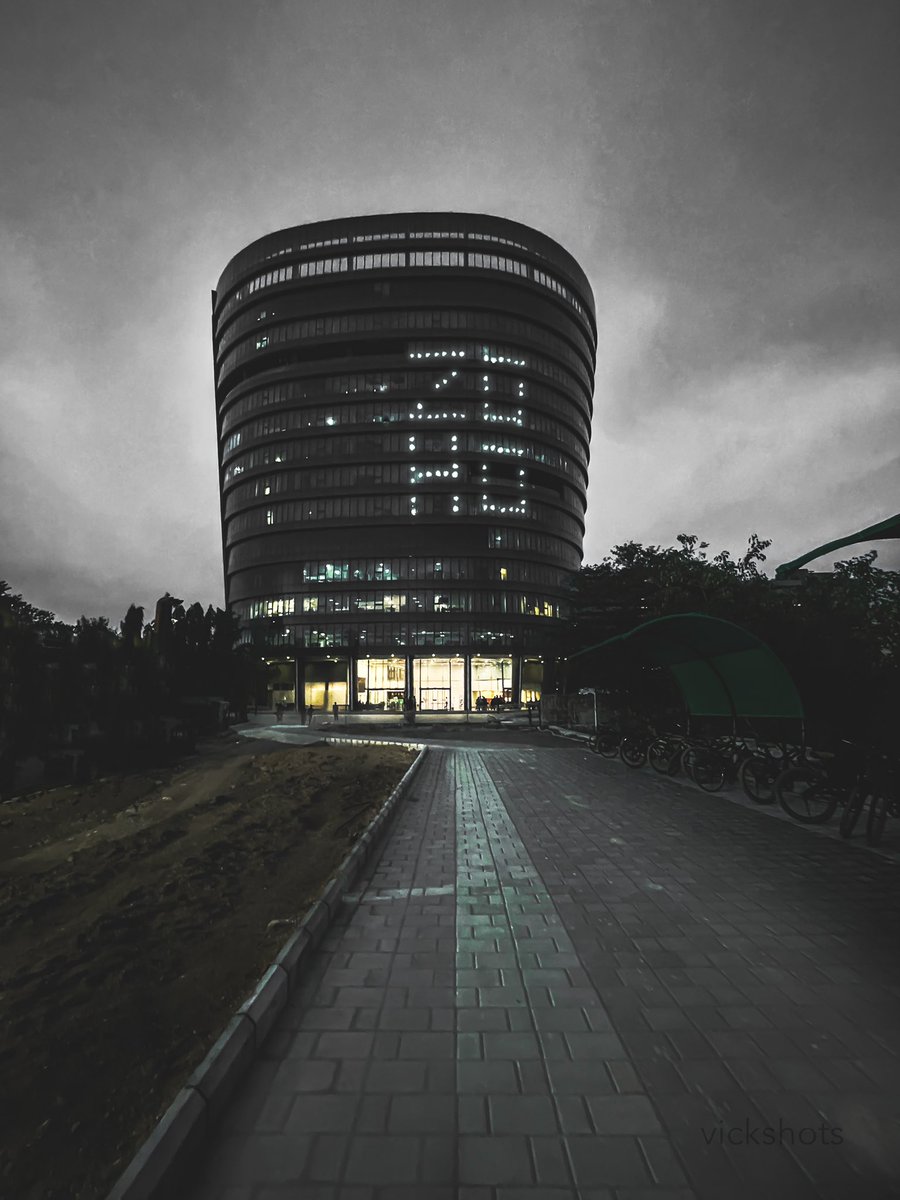 Vibe! ✨

#zoho #chennaioffice #photography #edited