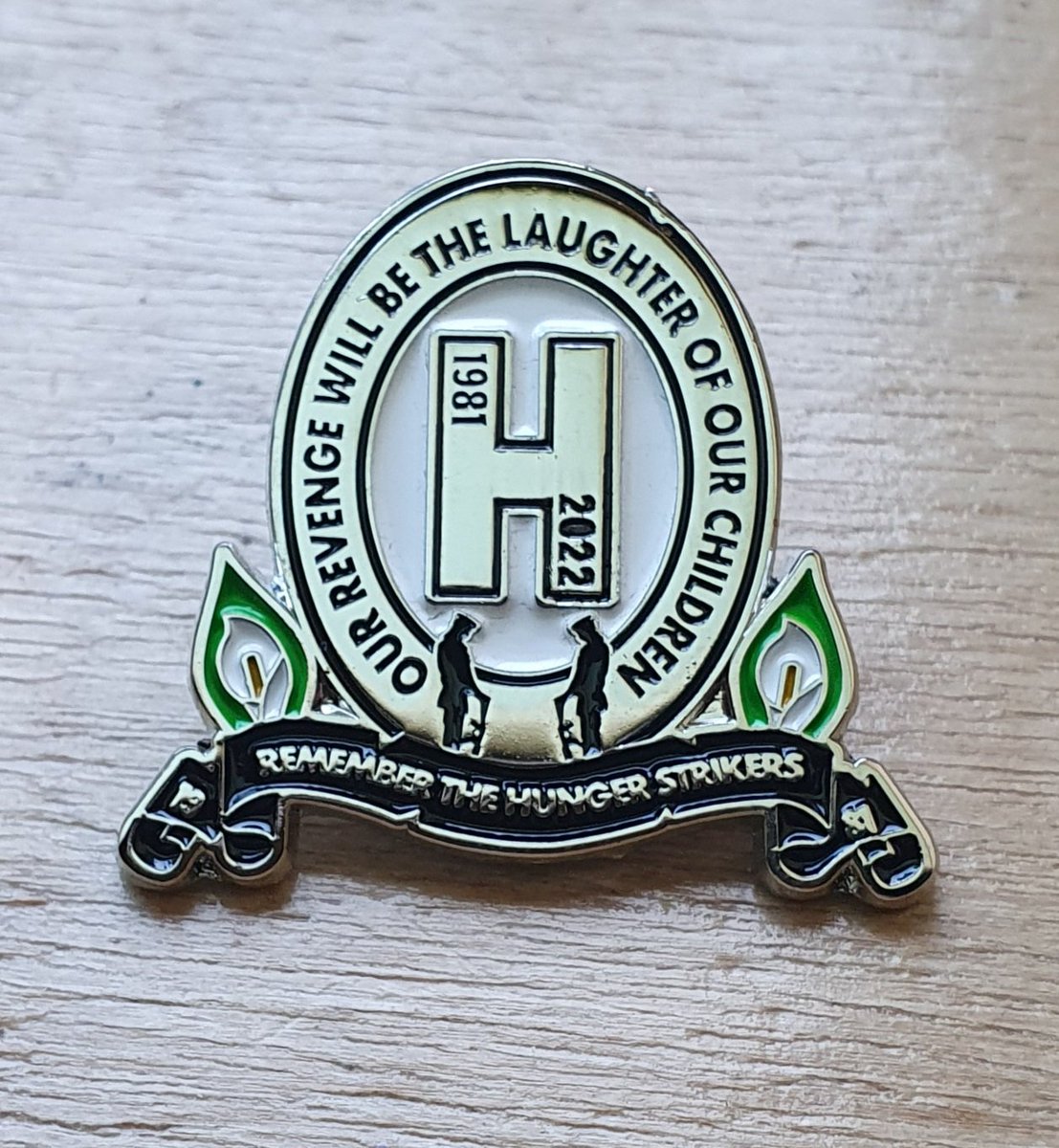 Republicanart1's tweet photo. 41st Anniversary Hungerstrikers Badges and call the shots &amp; loose talk badges 

£5 each or 3 for £10 plus usual postage costs 

Dm us to order or also available on ebay 🍀🇮🇪 https://t.co/JYxpGtneyK