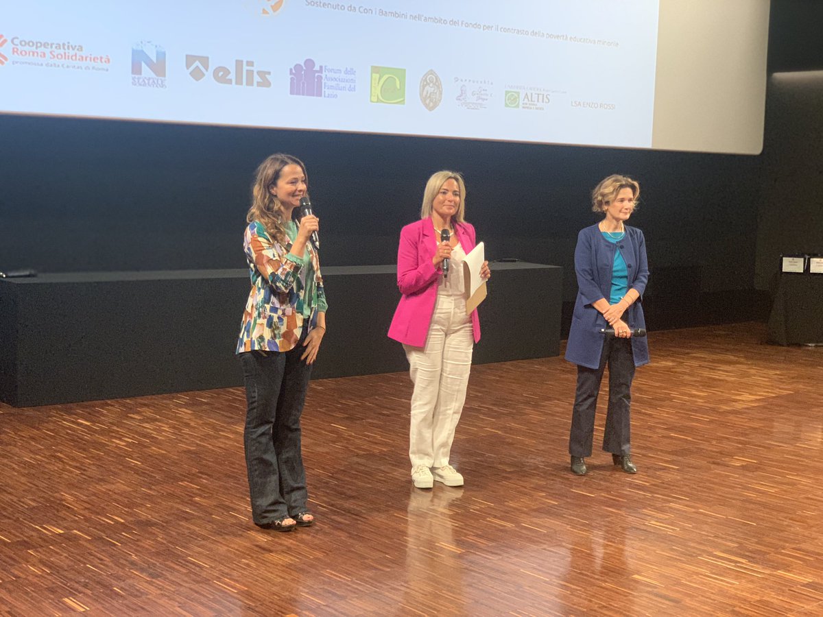 ACLI_Roma's tweet photo. #17maggio #connesso @ClaudiaPratelli assessora Scuola Formazione Comune Roma “La pandemia è stata un grande acceleratore di processi tra cui la trasformazione del territorio digitale. Il compito della scuola è aiutare i giovani a vivere questi spazi con riflessione”. https://t.co/gSeqBmqEyL