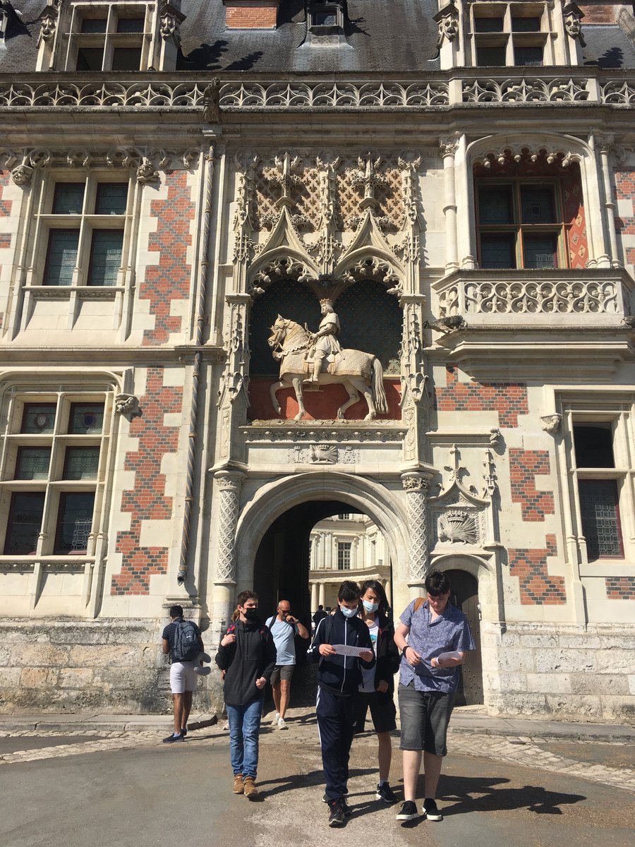 craigs_simon's tweet photo. Photo challenge at Blois #Loire2022 @IntSchBrussels @ISB_MS https://t.co/7XDhrKnO3k
