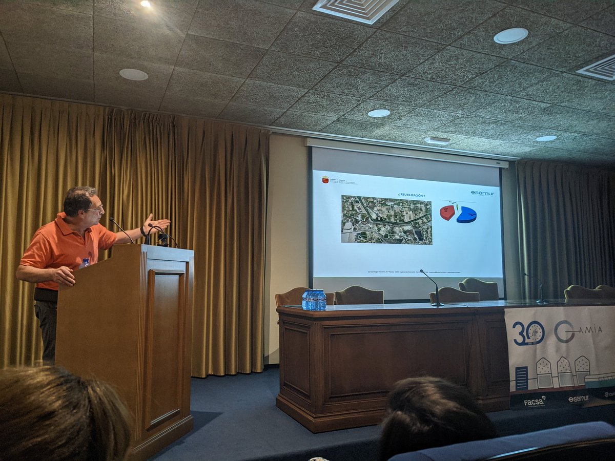 LifeAmia's tweet photo. Después de la pausa volvemos con Pedro Simón, Director Técnico de @esamur_aguas hablando del estado actual de la reutilización de aguas en la Región de Murcia y su importancia #JornadaLIFEAMIA #LIFEis30 https://t.co/ZG2VMHfTih