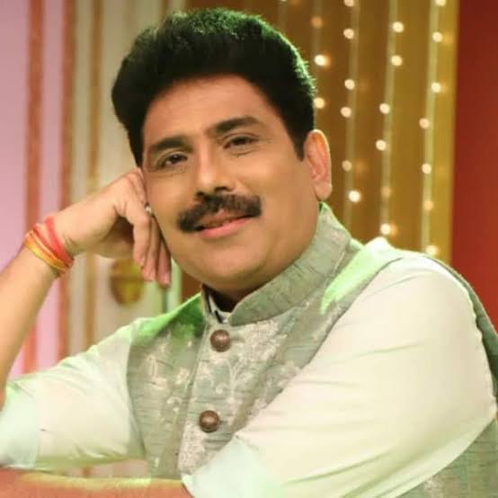 bioscopeswala's tweet photo. Shailesh Lodha says good bye to Tarak Mehta ka Ulta Chashma 🙌
He played Tarak Mehta's character in the show 
#TMKOC #SaileshLodha https://t.co/B8eHiJiTr2