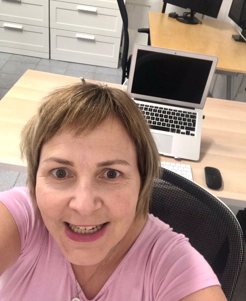 Ro_Remote's tweet photo. Add some focus to your #remotework day! move around for different tasks. I used 3 different locations in my #coworking already today.
#roremote #workisnotaplace #productivity https://t.co/kLWB5Iw9XN