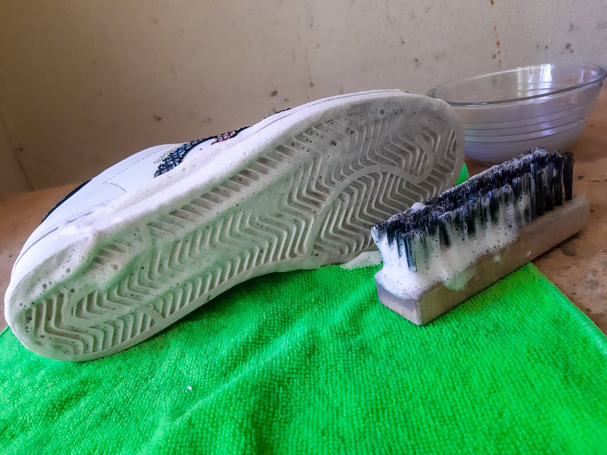 bespokesneakers's tweet photo. Get your sneakers cleaned with us Today! From only R90 plus free pickup and delivery 
Just DM or email us at bespokeinfo101@gmail.com https://t.co/3pWOG65dy4