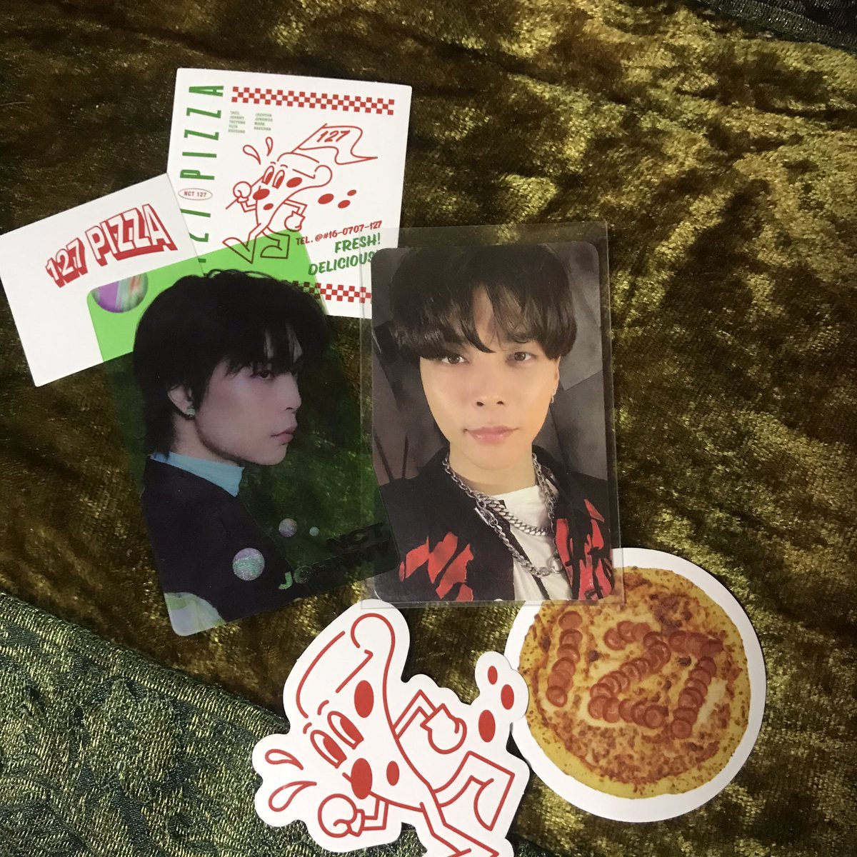 jnysuhpremacy's tweet photo. johnny is home! earthquake agenda done <333 thank u saur much @_osh813!! official freebies made me saur happy as a sticker enthusiast >_<
#_osh813feedback https://t.co/ZHJNm8xXQC