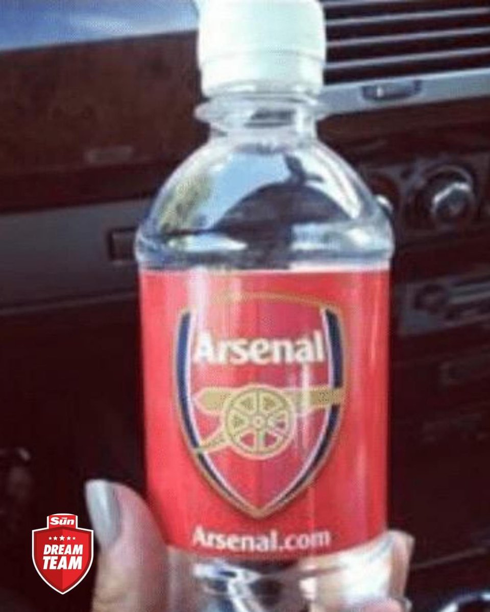 AGRowan's tweet photo. @piersmorgan Here’s your bottle 😂 https://t.co/JmAVqbytZD