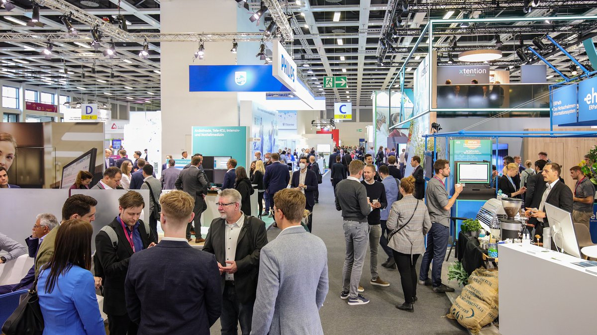_DMEA's tweet photo. #Meet2Match: Über 11.000 Besucher waren bei der #DMEA22 dabei. Haben Sie vielleicht jemanden getroffen und dabei vergessen nach der Visitenkarte zu fragen? - Vielleicht finden Sie hier wieder zusammen. Einfach kurz hier unter dem Post schreiben, wann Sie sich wo getroffen haben. https://t.co/sghHOTH2aO