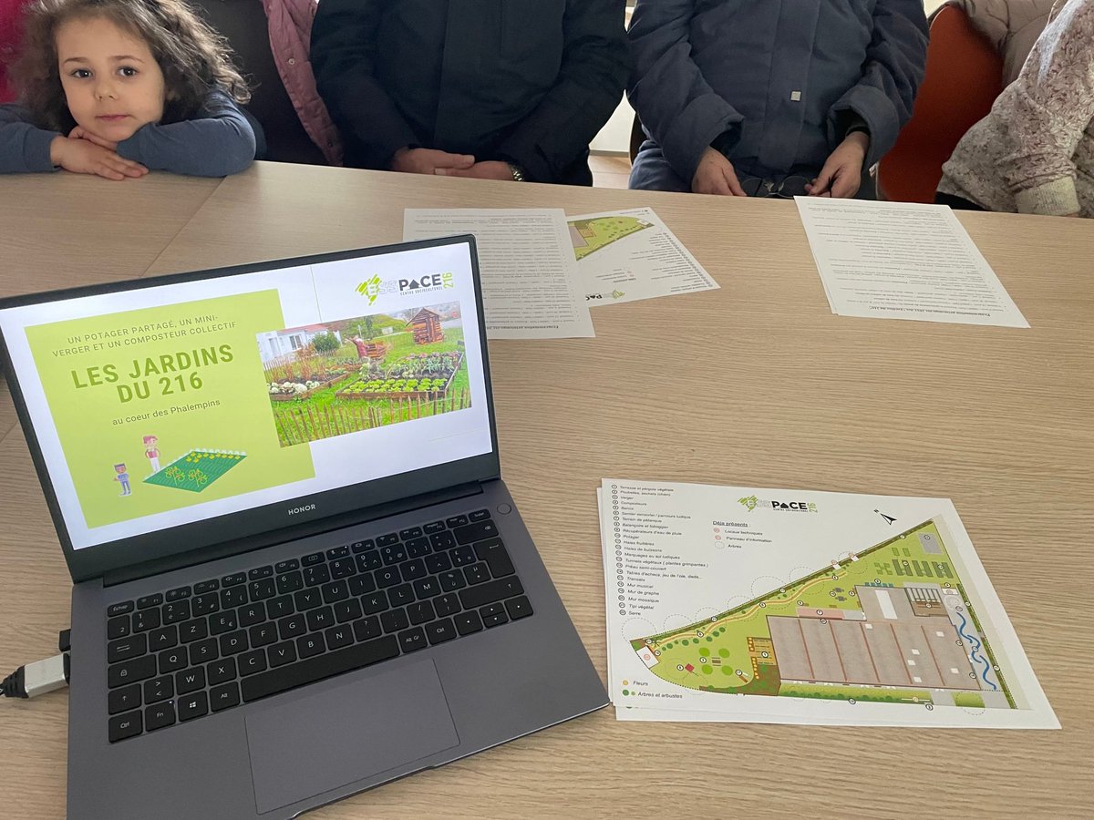 EDF_HDF's tweet photo. La création d’un potager et d'un mini-verger partagés à Tourcoing ? C'est le projet "Les jardins du 216", porté par #ESSTEAM et rendu possible grâce au soutien de la @Fondation_EDF dans le cadre de l'appel à projets "Agir contre le réchauffement climatique" ! 👏🌎
#DLDdéc https://t.co/1QFfsao3Pj