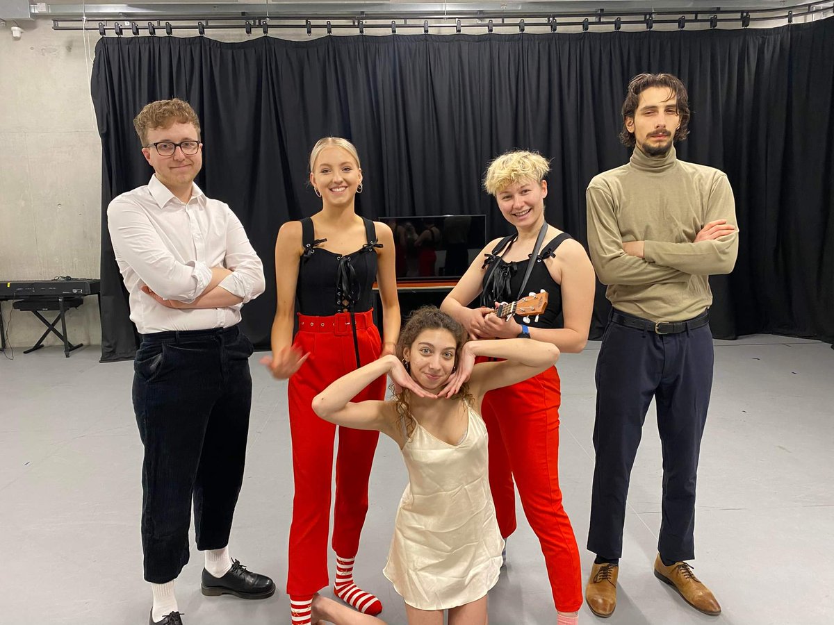 SHOW DAY! See you at Rotunda Theatre: Bubble at 9pm tonight and tomorrow night! <a href="/brightonfringe/">Brighton Fringe</a>

Tickets:
rotundatheatre.com/please-hold

#brightonfringefestival #brightonfringe #theatre #curiouslyfringe #bringthefringe pic.x.com/hqJDrfhxqb