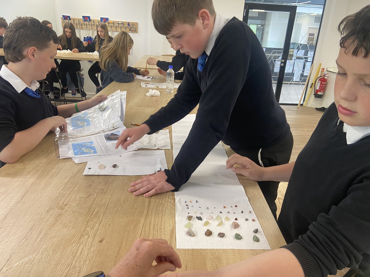 RowanSinclair4's tweet photo. Great 2 days had by our S1 who were ‘panning for gold’ and identifying minerals and our S2 who competed in the earthquake building challenge. Massive thank you to the @GeoBus_StA for delivering these workshops! https://t.co/6ok4ZMrB7J