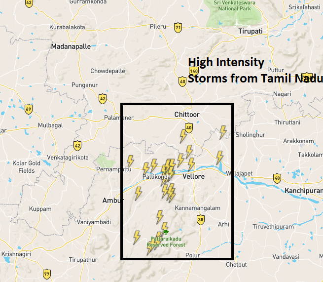 APWeatherman96's tweet photo. HEAVY RAINFALL ALERT ⚠️⚠️
--
For next 1-2 hours, Entire #Chittoor district will definitely see Crazy Lightnings and Heavy Downpour due to the Storm approaching from Vellore side, Tamil Nadu.

All these storms will be Dragged into Sathya Sai and #Anantapur district by Mid-Night. https://t.co/vIzDQJiFcD