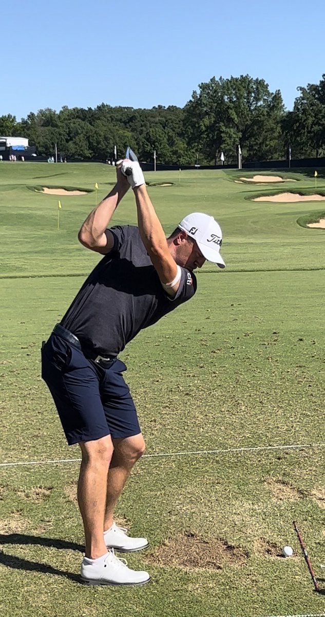LukeKerrDineen's tweet photo. Justin Thomas, 4-iron vs. driver

Might print these out and hang them on my wall https://t.co/sHZYCM9VxV