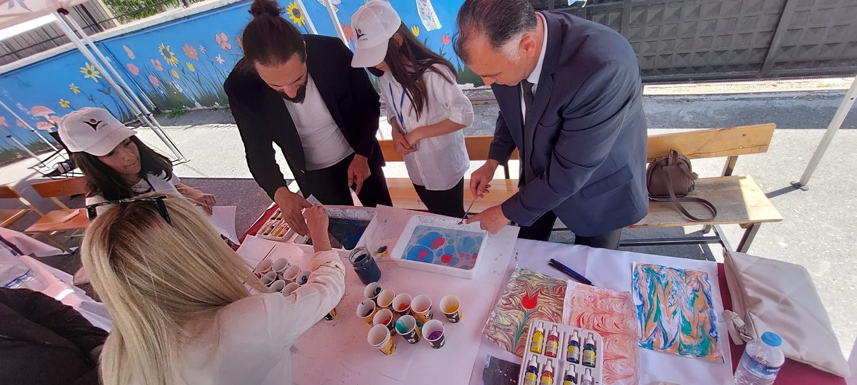 KucukcekmeceMeb's tweet photo. Hayriye Gök Ortaokulumuzun TÜBİTAK 4006 Bilim Fuarı açılışı; Şube Müdürlerimiz Cemil ÇİFTCİ, Faruk TOSUN ve Hüseyin BOZKURT'un katılımıyla gerçekleşti.@tcmeb @memleventyazici @muratgozudok1 https://t.co/eRSsGx7c5x