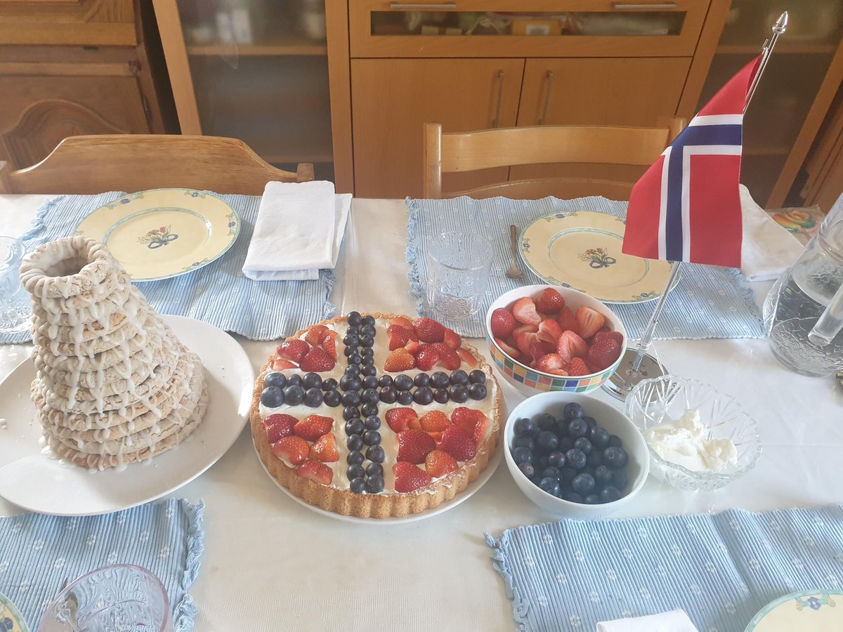 nogoodnickleft's tweet photo. Hurry for 17. Mai! It's the #Norwgian national holiday, and we join the celebrations from afar 🇳🇴 https://t.co/breZXa2kvR