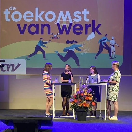 Vandaag aanwezig bij het CNV congres en geluisterd naar de verhalen van Marion en Marjolein die door middel van James nieuw zicht hebben gekregen op hun loopbaan. Heel inspirerend! #toekomstvanwerk #cnv