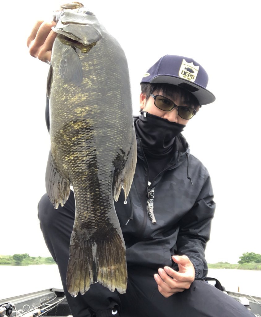 本流筋にさしてる魚をとりたいけど、まだまだアフター感満載でした
ウィザードのセッティングはまずまずですが、デッキはまた作り直しです😓