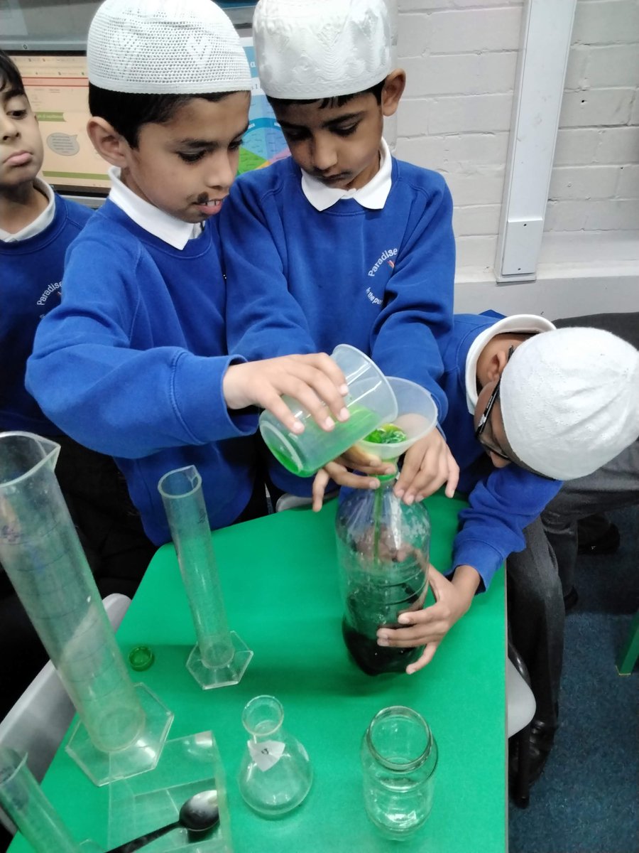 ParadisePrimary's tweet photo. Some interesting observations going on for Year 3's Measurement and Data topic in Maths. π§βπ¬ We have been estimating the capacity of different sized containers and looking at conversions between litres and millilitres. Super effort Year 3! π§ͺ
#conversions #year3maths #measurement https://t.co/qkq0rKsHuL