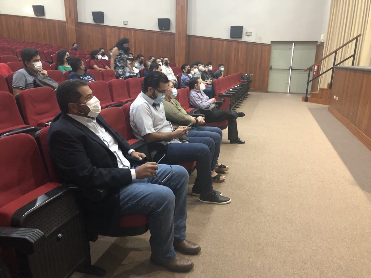El profesor Calos Luis Pereira Da Silva, director del Campus Sustentable de Campiñas nos visita en <a href="/espol/">ESPOL</a>
Una jornada llena de proyectos para impulsar el sector productivo del pais con generación energética sustentable
 Ahora en su conferencia en ⁦<a href="/espol_fiec/">FIEC ESPOL</a>⁩