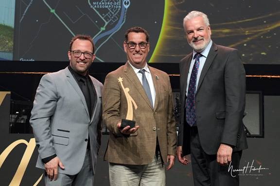 JdeJoliette's tweet photo. La Ville de L'Assomption reçoit un prix pour innovation #Néomédia #Joliette #LAssomption #Mérite #OvationMunicipale #Géomatique https://t.co/GNqskYf6X9 https://t.co/9ZtuqsOVqP