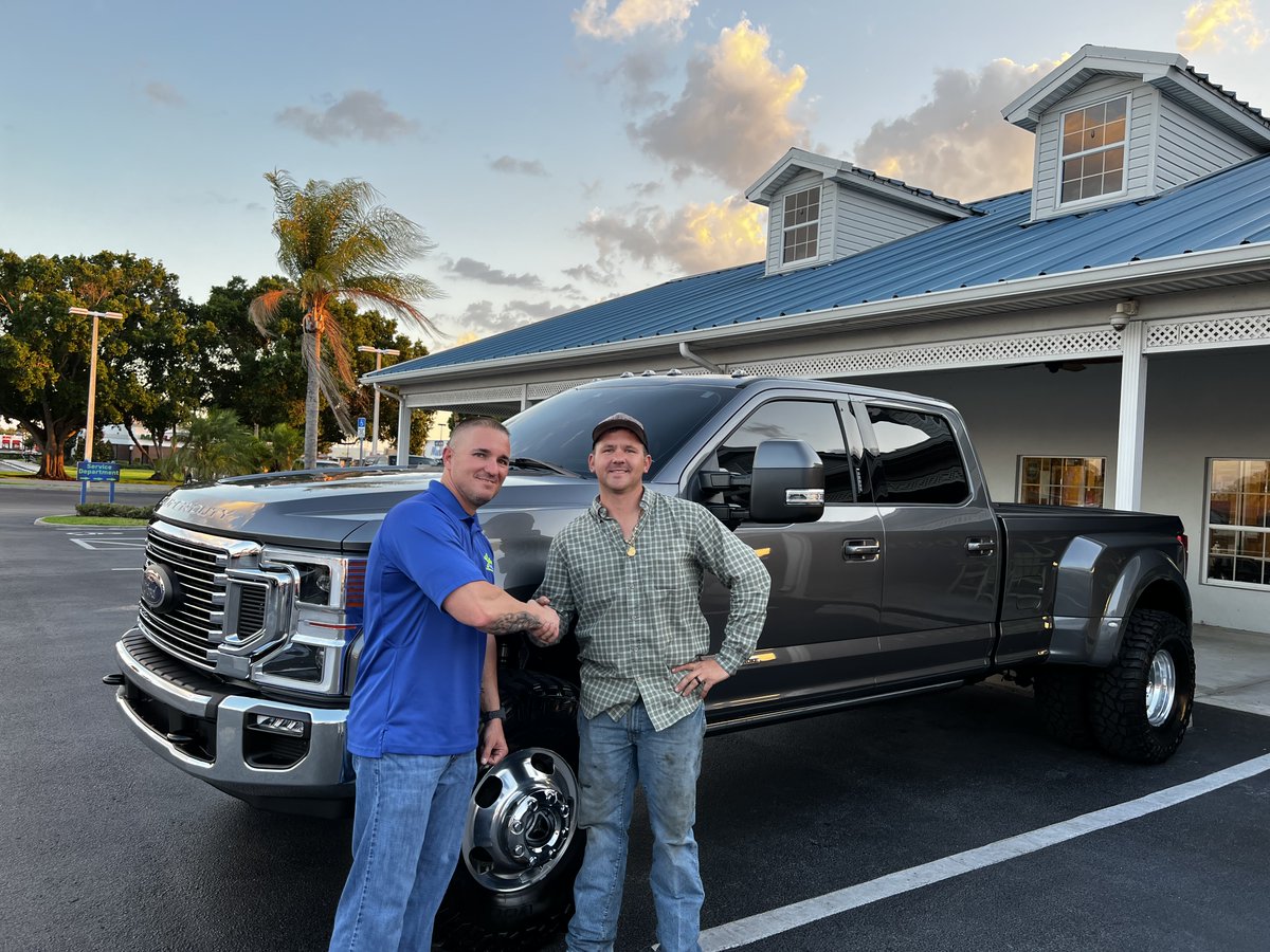 GilbertFordAuto's tweet photo. Congratulations, Tristen Trefelner on your new 2022 Ford F-350 &amp; thank you for being part of the the Gilbert Family! Find out why people say, #GilbertHasIt https://t.co/5ApN6YPF2o