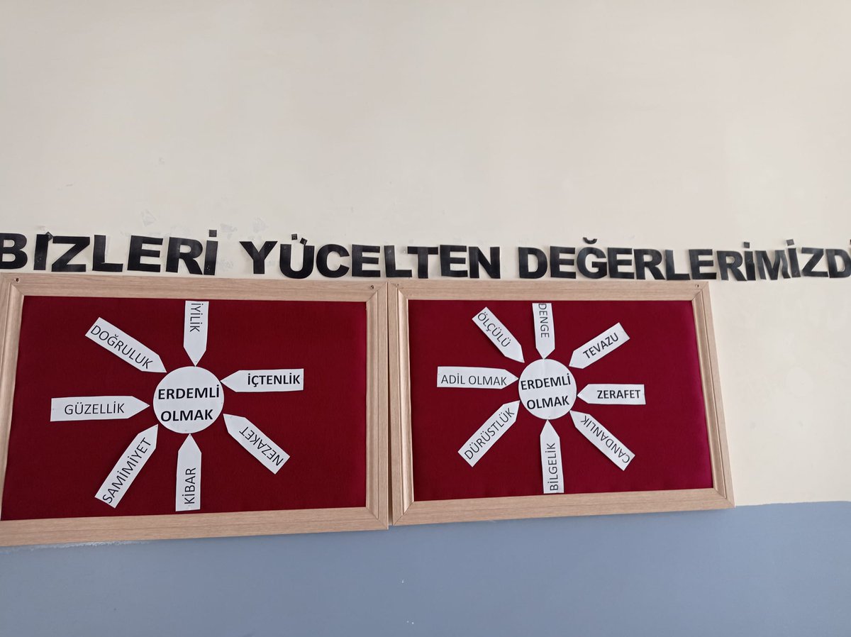 YedisuYBO's tweet photo. Değerler eğitimi kapsamında bu ayki konumuz "Erdemli olmak." 
Konu hakkında etkinliklerini gerçekleştirip panosunu hazırlayan okulumuz öğretmenlerinden Heva Cevahir ABDULLAH'a teşekkür ederiz.👏
@bingolmem @arge_mem @YedisuMEM @halilyucel6060 @yusuf_tokus @halukcakan12 https://t.co/KFfFT33qFg