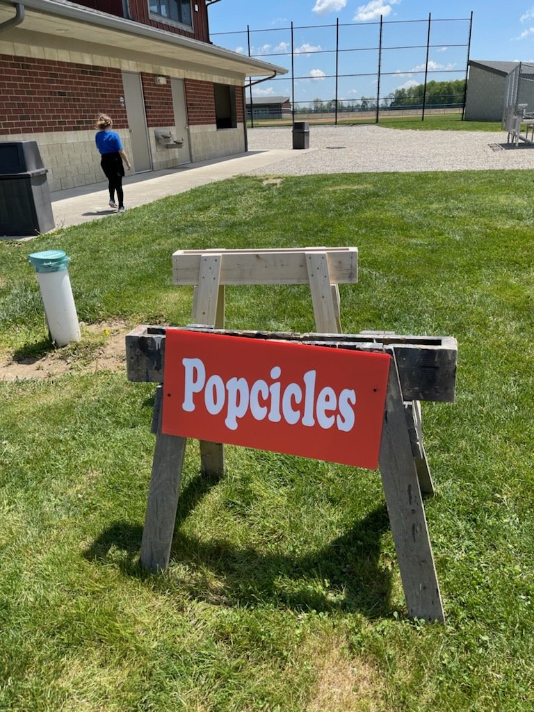 FEB_Jets's tweet photo. What better way to cool off during field day at school!

Thanks to our members we were able to provide Popsicles for all the students! https://t.co/x5sTKuq4OW