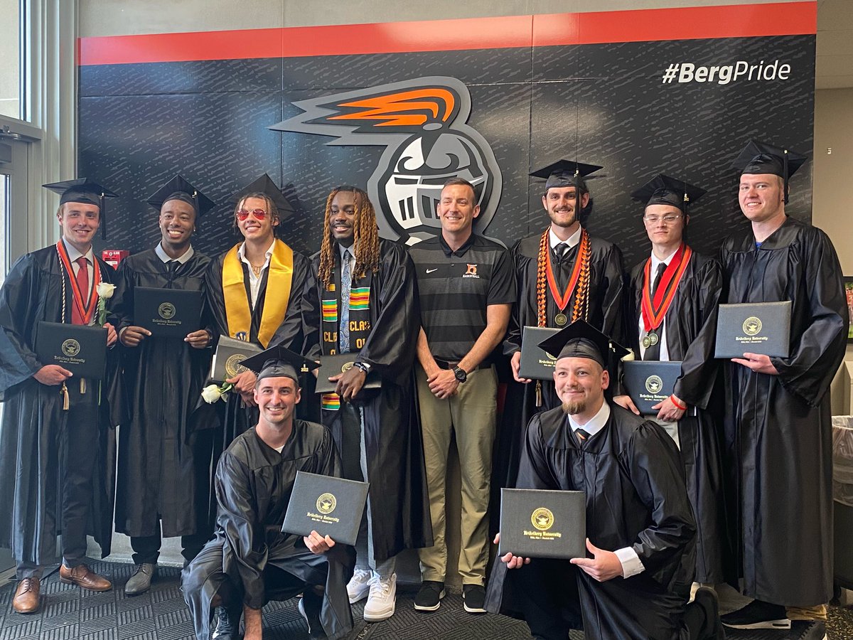 So proud of all our graduates! A lot of great people in this photo. We know they will continue to be successful in their future endeavors. 

#BergGang⚔️🏀