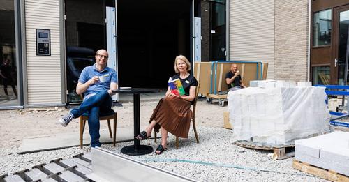 BDStadsgezicht's tweet photo. Gianotten Mutsaers begint boekencafé, als kers op de kaart: koffie, ontbijt en terras op het nieuwe Hendrikhof

https://t.co/GrQSb0iOM2 https://t.co/DJfATSNrPc