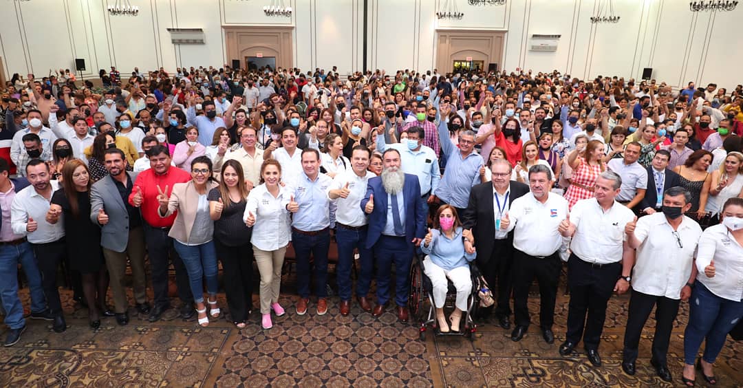 EVillegasV's tweet photo. Mi compromiso con el sector educativo es grande, por eso, seré un aliado de las y los maestros para garantizarles mejores condiciones laborales. Así como generar mayor aprendizaje para todas y todos nuestros estudiantes de Durango. #DefendamosDurango #ConTrabajoYValor #VaXDurango https://t.co/KEdKMvB1cS