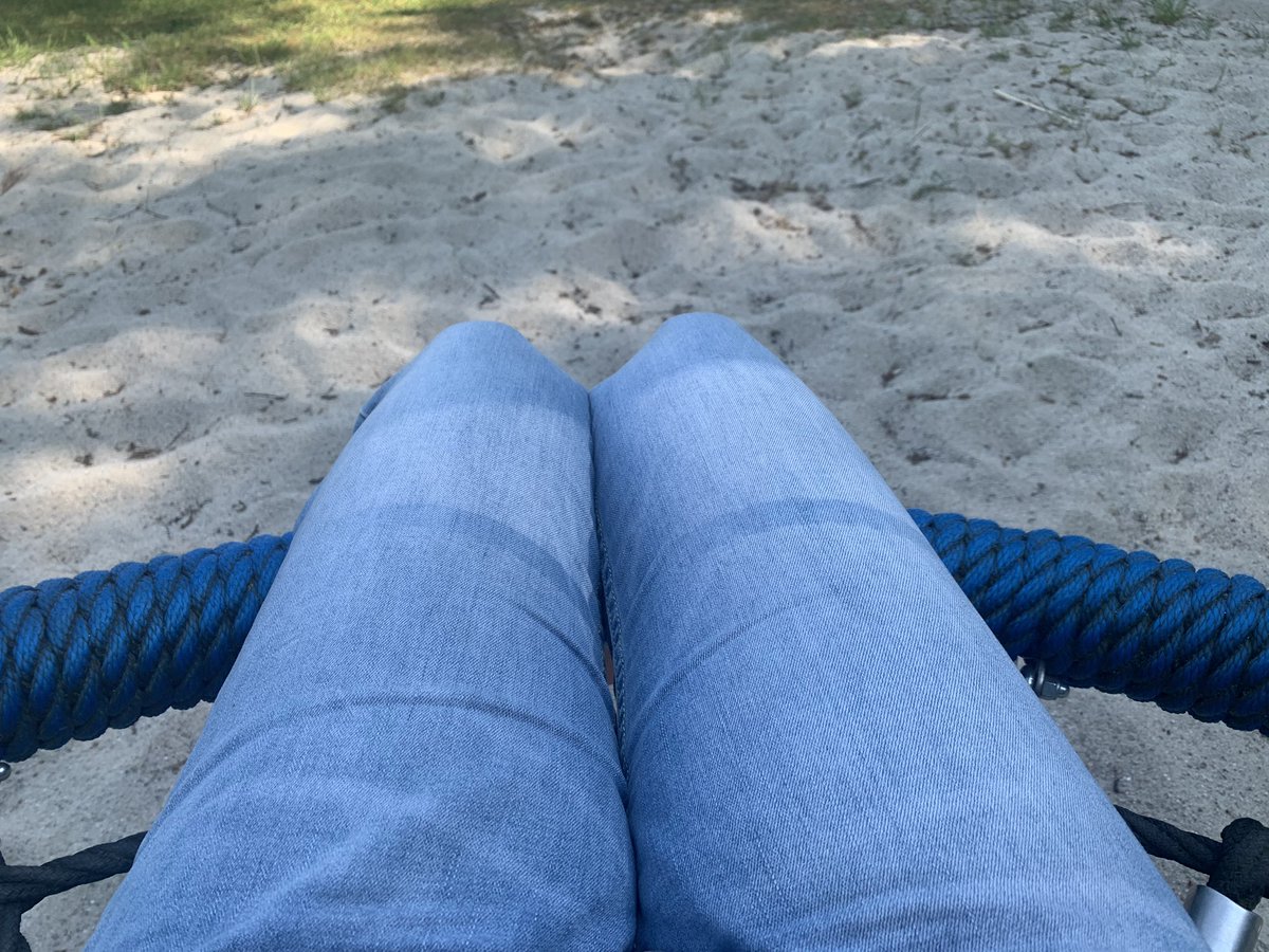 iksimij's tweet photo. Wachten op mijn ergo op mijn favo plekje buiten ☀️🤗. #schommel https://t.co/mGMUe5n3di