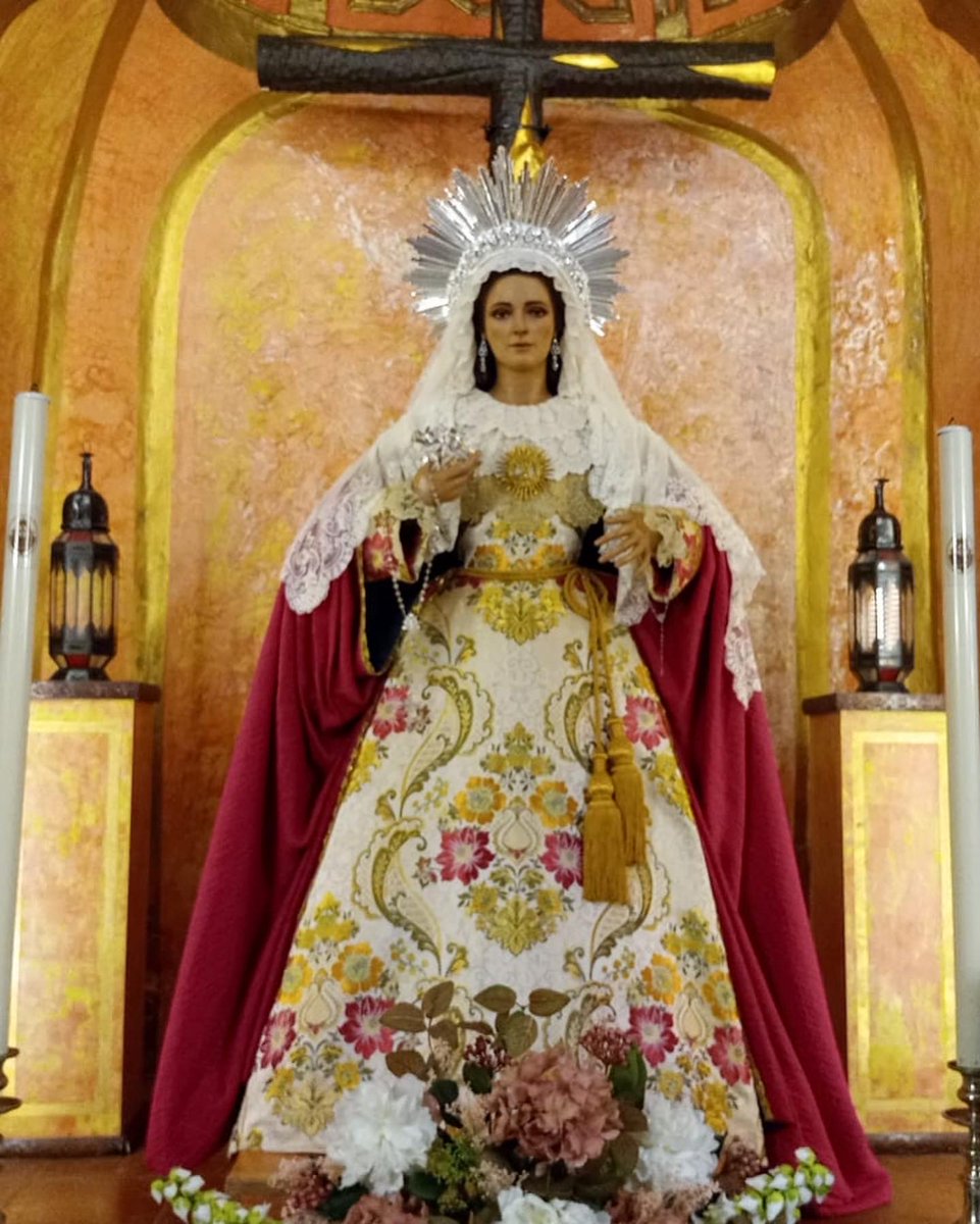 SantaCruzRonda's tweet photo. María Santísima de Caridad y Esperanza, ataviada en este mes de mayo. Tiempo de Pascua en el que reflexionamos sobre la experiencia de la Pasión a través de los ojos de nuestra bendita Madre implorando su Caridad y su Esperanza

¡Reina del Cielo, alégrate, Aleluya!

#CruzyCaridad https://t.co/yhhkWHyxfY