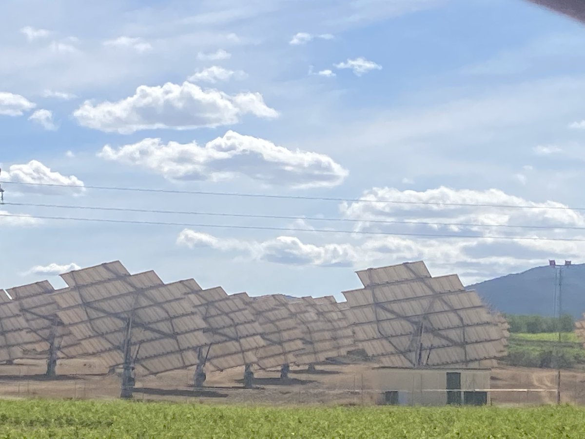 Zo kan het ook. Zonnepanelen #careña, Spanje