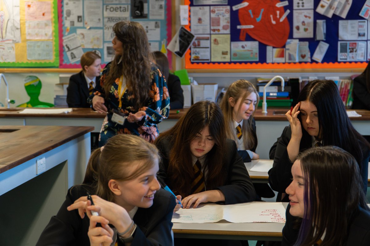 AWARENI's tweet photo. We deliver our free Mood Matters for Young People programme to 14-18 year olds to give them the tools, knowledge, and skills they need to manage their mental health🧠

https://t.co/KBD58KptW9 

Teachers, for more info and to register, visit https://t.co/1dvkgs1oz3 https://t.co/qzOtJcwt1p
