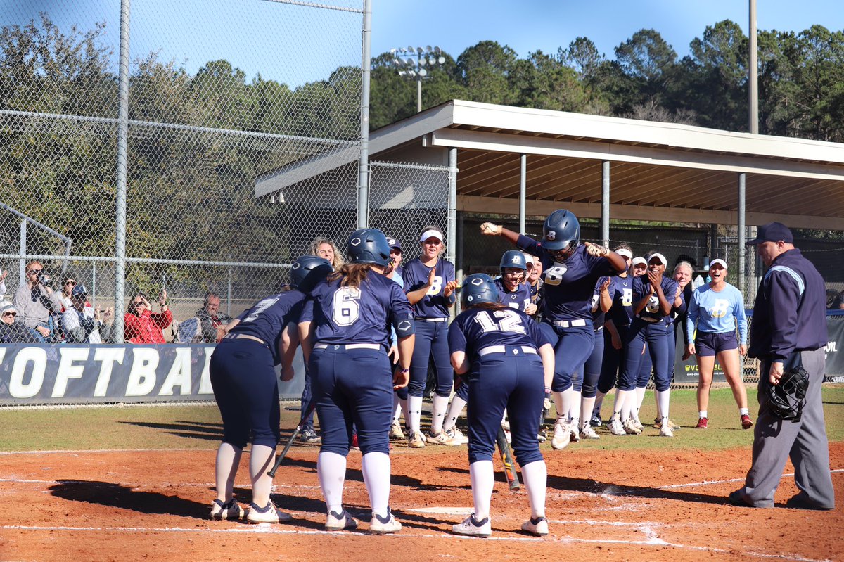 a_owen4's tweet photo. If you’re looking for SUMMER SOFTBALL CAMPS/CLINICS ⬇️⬇️

https://t.co/UFvtMbEShb

REGISTRATION IS OPEN 🥳

#SummersTime | #FinsUpForever https://t.co/JLFlIyWgKI
