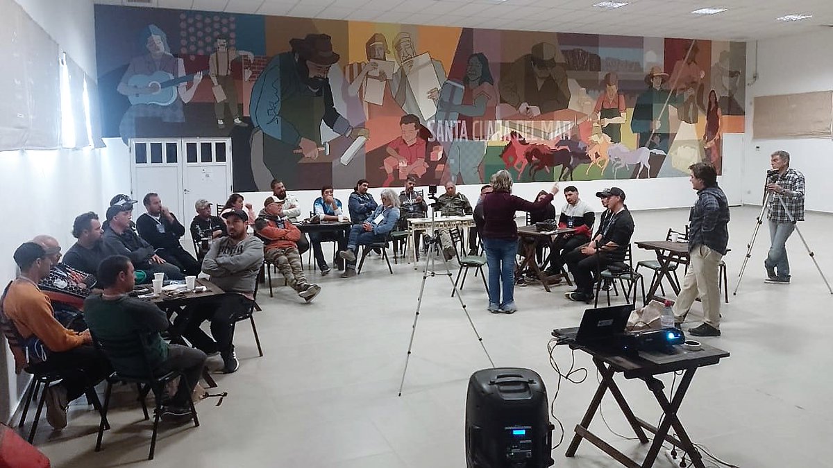wcsargentina's tweet photo. #CienciaCiudadana y #Tiburones 🦈| Pescadores deportivos de Buenos Aires participaron en encuentros organizados por @unlp y @wcsargentina para afianzar el marcado y la pesca con devolución de grandes tiburones costeros⚠️.
https://t.co/bIW0hPaHX0 https://t.co/jCab3il7Mb