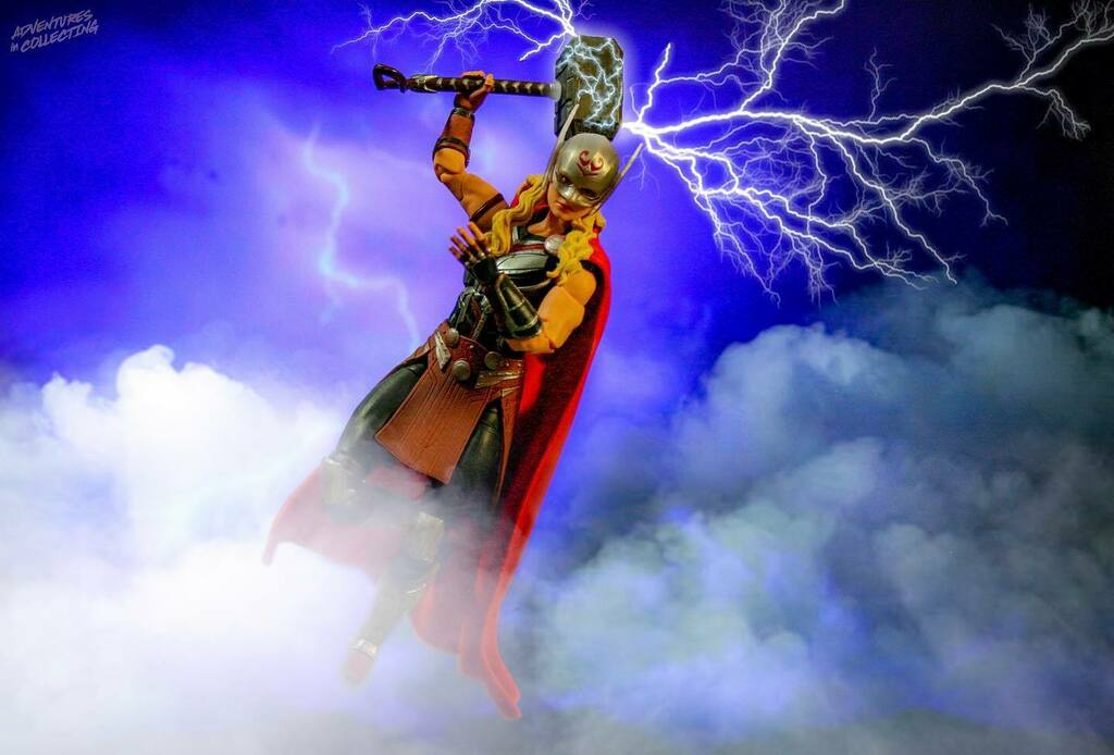 aic_podcast's tweet photo. ⚡️MIGHTY THOR⚡️
Tomorrow on our YouTube channel we’re taking a look at the whole wave of #thorloveandthunder figures from @hasbropulse - Jane Foster is definitely a highlight. 😍
Hit the link in bio now to subscribe so you don’t miss the video!
#toys #toycollector #actionf… https://t.co/mVxUMaFKmr