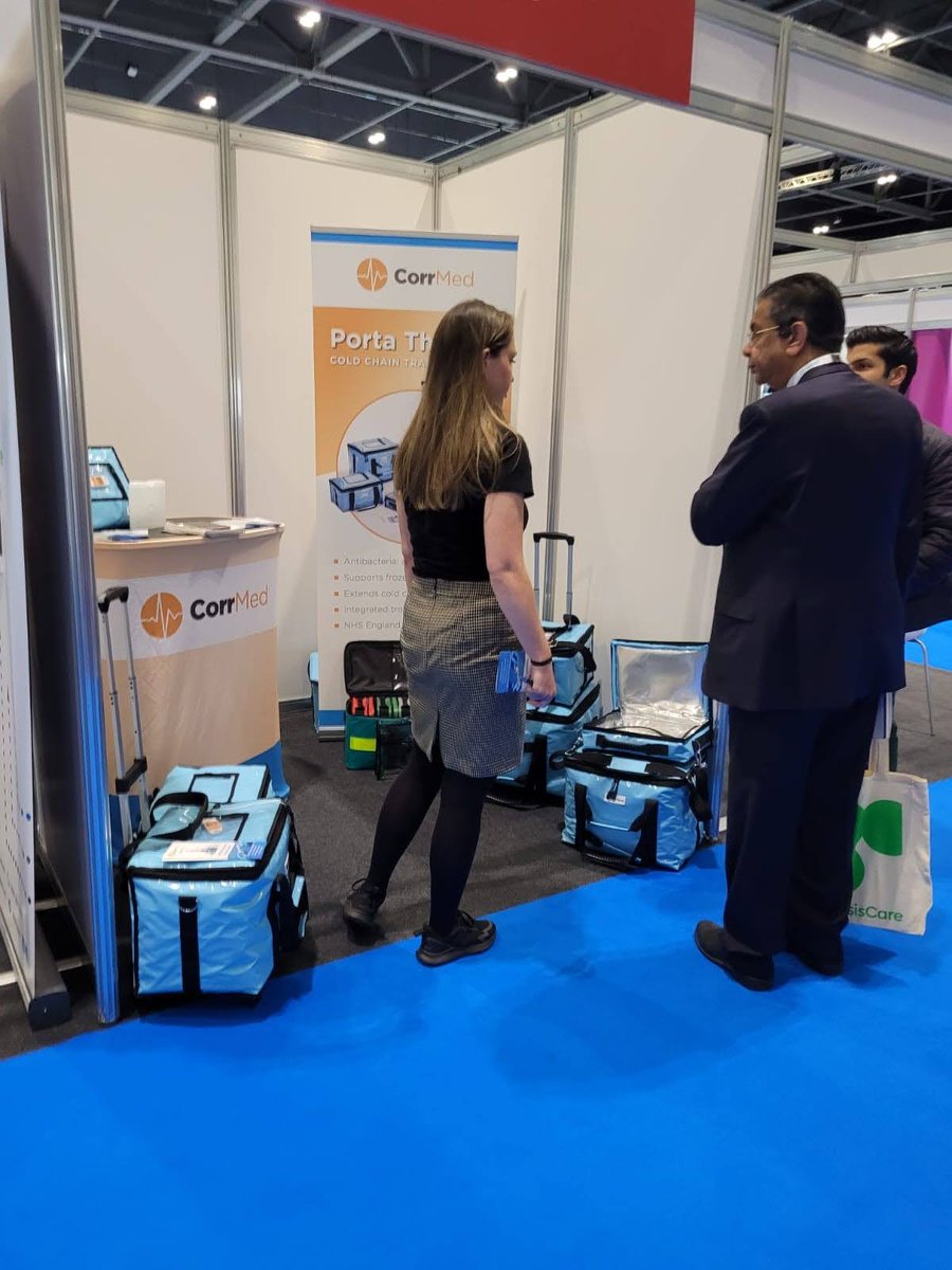 corrmed's tweet photo. Last week Katie &amp; Fiona were at the Clinical Pharmacy Congress exhibiting the #NHSEngland approved Porta Thermal bags designed to extend time in #coldchain. 

View &amp; buy online > https://t.co/NFnuKo3RNl

#coldchaintransport #vaccinebags #cpcongress #cpc2022 https://t.co/qC7DNJCAZm