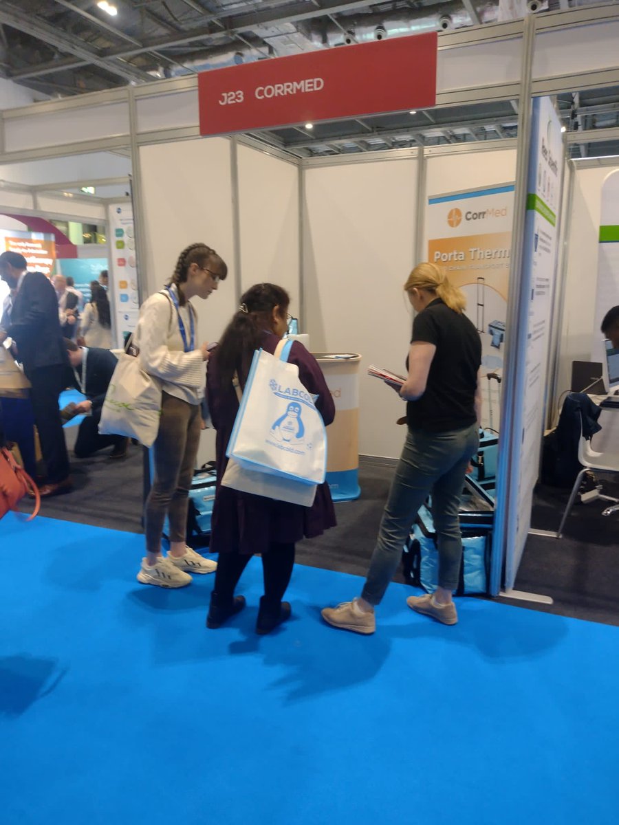 corrmed's tweet photo. Last week Katie &amp; Fiona were at the Clinical Pharmacy Congress exhibiting the #NHSEngland approved Porta Thermal bags designed to extend time in #coldchain. 

View &amp; buy online > https://t.co/NFnuKo3RNl

#coldchaintransport #vaccinebags #cpcongress #cpc2022 https://t.co/qC7DNJCAZm