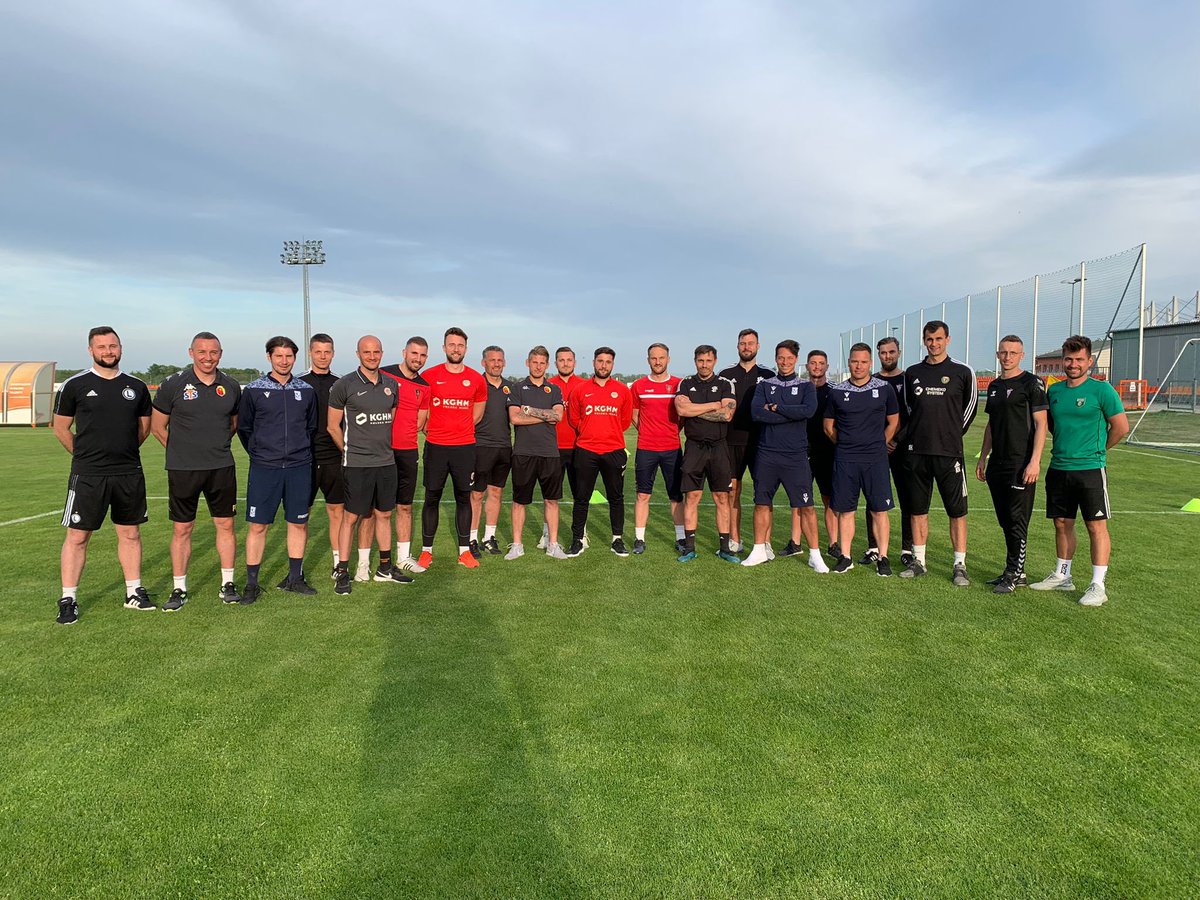 Bardzo dobre 2 dni z grupa trenerów bramkarzy BIG 9 🧤<a href="/AP_Zaglebie/">Akademia Piłkarska KGHM Zagłębie</a> <a href="/AkademiaLP/">Akademia Lecha Poznań</a> <a href="/Akademia_Legii/">Akademia Legii</a> <a href="/AkademiaSlaska/">Akademia Śląska Wrocław</a> <a href="/akademiapogoni/">Akademia Pogoni 🏆</a> <a href="/AkademiaJagi/">Akademia Jagiellonii</a> <a href="/AkademiaGornika/">Akademia Górnika</a> <a href="/ap_lkslodz/">Akademia ŁKS Łódź</a>