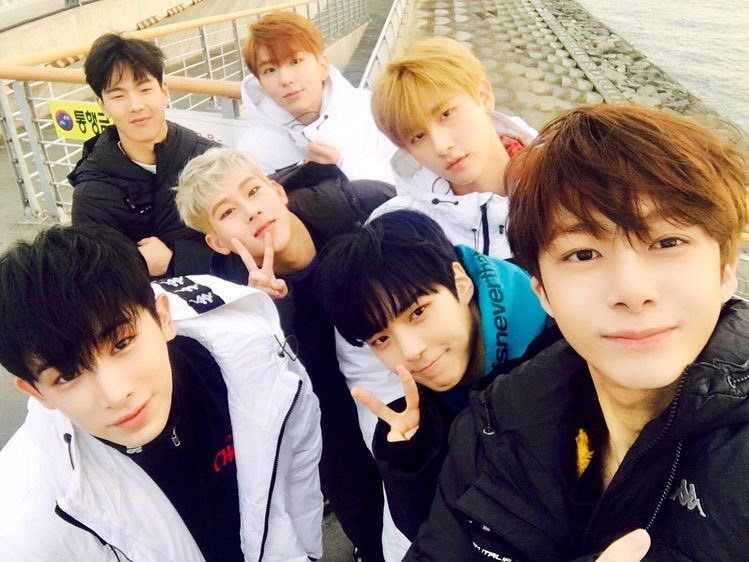 CK_IM_MonstaX's tweet photo. 日本デビュー5周年おめでとう🎊🎉✨
いつも幸せをありがとう💕
ずっとずっと傍にいさせてね✨
#몬스타엑스5주년
#5YearsWithMONSTAX
#몬스타엑스 #MONSTA_X #モネク
@Official_MX_jp
@MercuryTokyo_UM https://t.co/Xw2ZiCZhsf