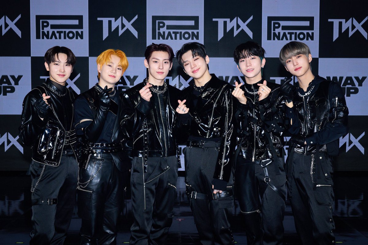 ivstarlight's tweet photo. 💌 – 220517 , tnx debut day 🤍

WAY UP WITH TNX 
#TNX_IS_HERE
#티엔엑스_드디어_왔따
@TNX_Official @TNX_twt https://t.co/Dk1Huw9Ris