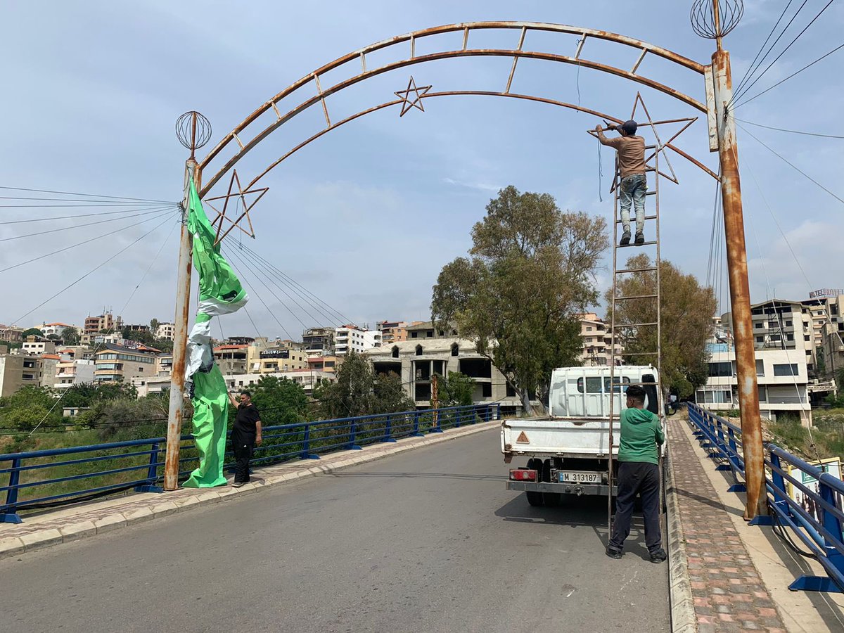 najat_saliba's tweet photo. انا ضبيت زبالتي عن الطريق فتفضلو يا مرشحين ونواب ضبو زبالتكن عن الطرقات #Lebaneseelections2022 https://t.co/wiRLvg56Cg