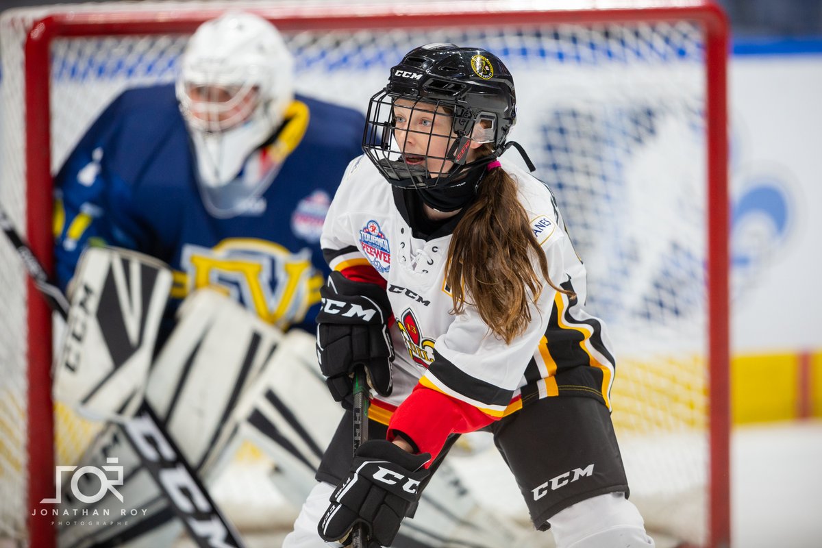 tournoipeewee's tweet photo. C'est avec grand bonheur que nous vous annonçons que nous ouvrirons une nouvelle classe complètement FÉMININE dès février 2023. Le Tournoi est un tremplin pour plusieurs choses et nous souhaitons l’être pour le hockey féminin, pour ces joueuses.
Nous débuterons avec 12 équipes.💁‍♀️ https://t.co/exLJKKCpxx