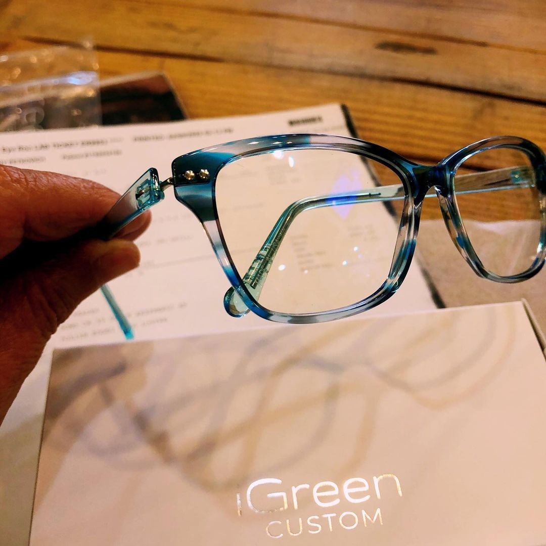 Maryland_Plaza's tweet image. Personal frames as individual as you are. 🌀

📸: @eyeroceyewear1

#BeBold #PersonalizedStyle #PersonalizedFrames #Prescription #Style #Eyewear #Custom #iGreen