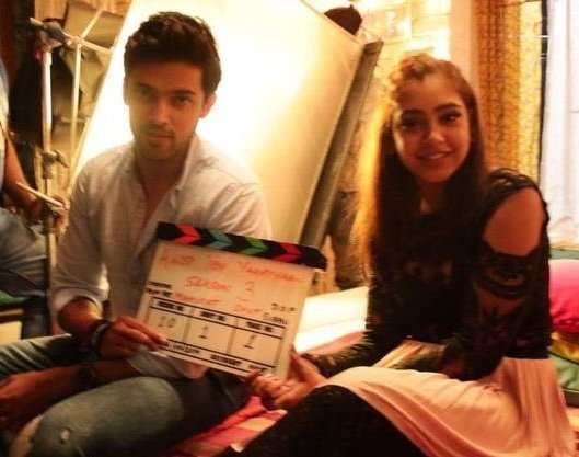 Madhuparna_22's tweet photo. Does it ever drive you crazy...
Just how fast the night changes...😭💗

#MaNanAreBackWithS4 #ParthSamthaan #NitiTaylor https://t.co/SRUhrq7jq3