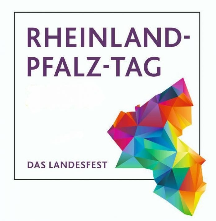 uni_mainz_event's tweet photo. #RLPTag2022: 20.5.2022, 17:40 Uhr - #ScienceSofa zum Thema "Lebenszeit – was die Zeit mit unserem #Gehirn macht" https://t.co/wKegATW8q1 @UnimedizinMainz @imbmainz #Demenz #Forschung #Medizin #Neurobiologie #MainzerWissenschaftsallianz @RLP_Tag #RLPTag #75JahreRLP https://t.co/B3iJKeAdIU